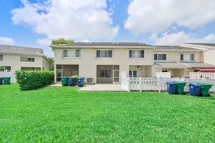 9905 NW 57th Manor, Coral Springs, FL 33076 - Photo 8
