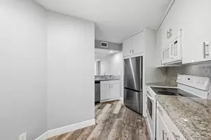 10401 W Broward Blvd, Plantation, FL 33324 - Photo 12