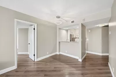 10401 W Broward Boulevard #401, Plantation, FL 33324 - Photo 6