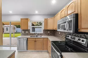 914 SW 4th St, Boca Raton, FL 33486 - Photo 8