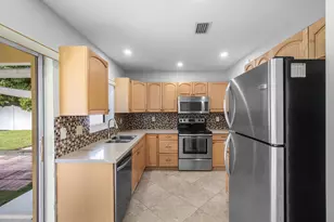 914 SW 4th St, Boca Raton, FL 33486 - Photo 10