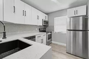 378 NW 2nd Way, Deerfield Beach, FL 33441 - Photo 4