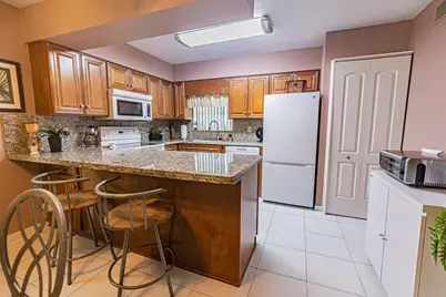 130 SE Village Drive #3 B, Port Saint Lucie, FL 34952 - Photo 6