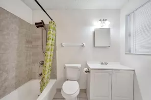 850 E Commercial Blvd, Oakland Park, FL 33334 - Photo 24