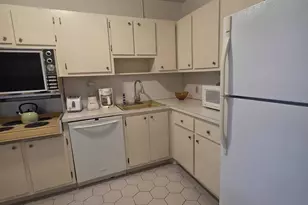 3150 N Palm Aire Dr, Pompano Beach, FL 33069 - Photo 10