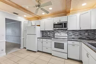 5725 Fernley Dr E, West Palm Beach, FL 33415 - Photo 6