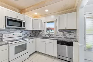 5725 Fernley Dr E, West Palm Beach, FL 33415 - Photo 8