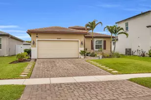 12563 NW Toblin Ln, Port Saint Lucie, FL 34987 - Photo 2
