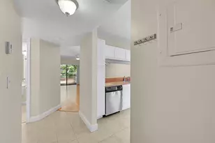 2518 NW 89th Dr, Coral Springs, FL 33065 - Photo 4