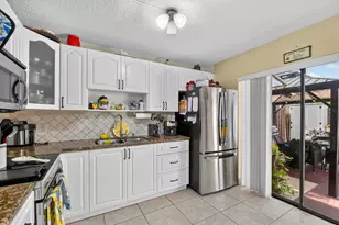 1610 Forest Lakes Cir, West Palm Beach, FL 33406 - Photo 14