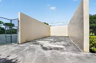 1610 Forest Lakes Cir, West Palm Beach, FL 33406 - Photo 34
