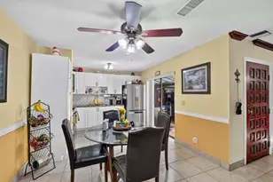 1610 Forest Lakes Cir, West Palm Beach, FL 33406 - Photo 12