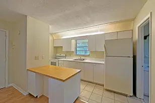 1021 SE Monterey Rd, Stuart, FL 34994 - Photo 6