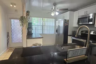 2002 Granada Dr, Coconut Creek, FL 33066 - Photo 2