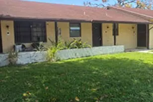 475 Glenwood Dr, West Palm Beach, FL 33415 - Photo 2