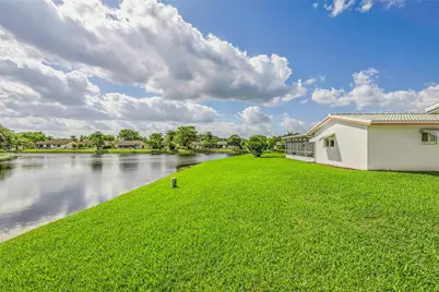 1010 NW 89th Way, Plantation, FL 33322 - Photo 32