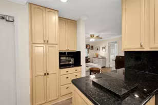 1010 NW 89th Way, Plantation, FL 33322 - Photo 14