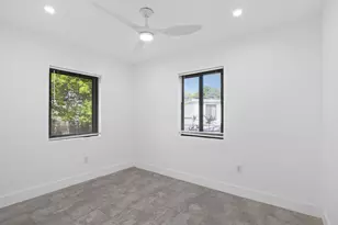 9001 NW 32nd Ct Rd, Miami, FL 33147 - Photo 18