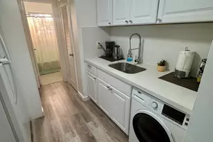 113 N Lakeside Dr, Lake Worth Beach, FL 33460 - Photo 2
