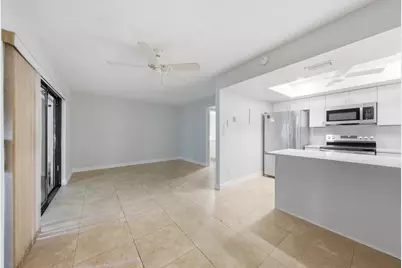 52 Canterbury Lane, Tamarac, FL 33319 - Photo 2