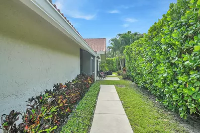 1725 NW 22nd Avenue, Delray Beach, FL 33445 - Photo 4