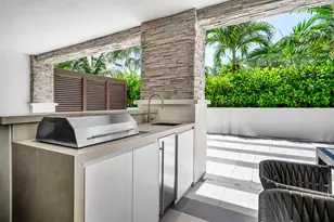 220 SE Mizner Blvd, Boca Raton, FL 33432 - Photo 1