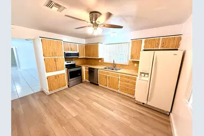 118 SE 10th Court, Deerfield Beach, FL 33441 - Photo 8