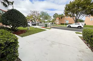 777 NW 151st Ave, Pembroke Pines, FL 33028 - Photo 28