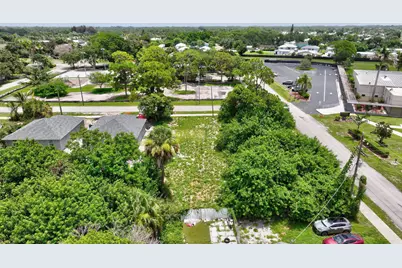5684 SE 45th Avenue SE, Stuart, FL 34997 - Photo 8