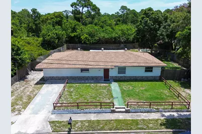 3024 W Dixie Boulevard, Fort Pierce, FL 34946 - Photo 1