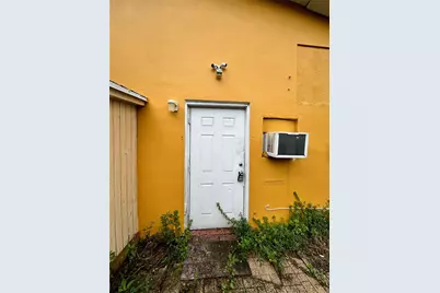 112 Newton Road #Back, West Park, FL 33023 - Photo 10