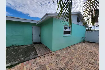 605 S 12th Street, Lantana, FL 33462 - Photo 2