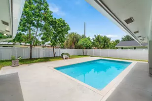 723 SW 27th Terrace, Boynton Beach, FL 33435 - Photo 2