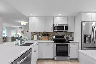 555 NW 4th Ave, Boca Raton, FL 33432 - Photo 14