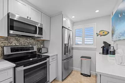 555 NW 4th Avenue #Apt 501, Boca Raton, FL 33432 - Photo 16
