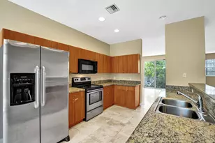 2725 NE 8th Ave, Wilton Manors, FL 33334 - Photo 14
