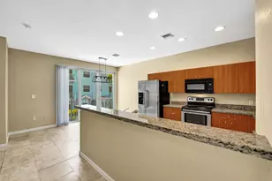 2725 NE 8th Ave, Wilton Manors, FL 33334 - Photo 12