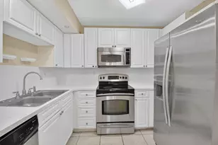 8230 Severn Dr, Boca Raton, FL 33433 - Photo 16