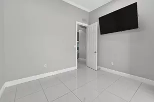 700 Cresta Cir, West Palm Beach, FL 33413 - Photo 28