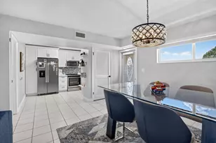 9923 S Hollybrook Lake Dr, Pembroke Pines, FL 33025 - Photo 4