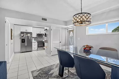 9923 S Hollybrook Lake Drive #305, Pembroke Pines, FL 33025 - Photo 4