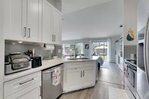 572 SW Bacon Terrace, Port Saint Lucie, FL 34953 - Photo 12