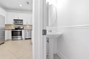 127 E Thatch Palm Cir, Jupiter, FL 33458 - Photo 10