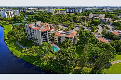 2322 S Cypress Bend Drive #311, Pompano Beach, FL 33069 - Photo 14