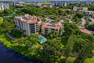 2322 S Cypress Bend Dr, Pompano Beach, FL 33069 - Photo 14
