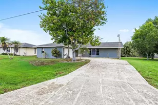 2550 SE Hemsing St, Port Saint Lucie, FL 34984 - Photo 2