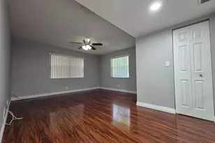 5545 N Lakewood Circle N, Margate, FL 33063 - Photo 12