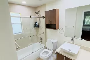 5545 N Lakewood Circle N, Margate, FL 33063 - Photo 14