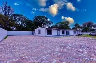 696 Arlington Dr, West Palm Beach, FL 33415 - Photo 2