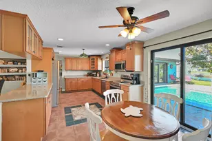 220 Riomar Dr, Port Saint Lucie, FL 34952 - Photo 18